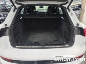 Audi e-tron 55 4WD 2022 года из Южной Кореи