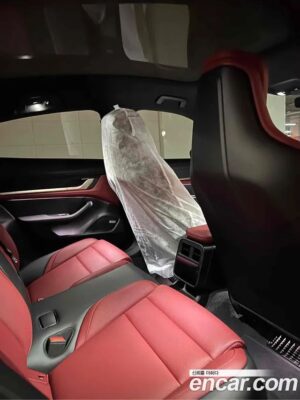 Porsche Taycan GTS 2022 года из Южной Кореи