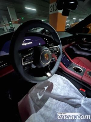 Porsche Taycan GTS 2022 года из Южной Кореи