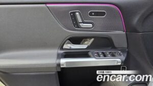 Mercedes-Benz EQB EQB300 4MATIC 2023 года из Южной Кореи