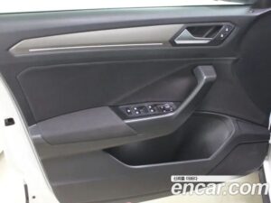 Volkswagen T-Roc 2.0 TDI Style 2021 года из Южной Кореи