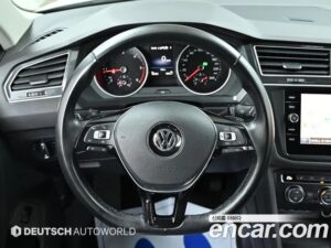 Volkswagen Tiguan 2.0 TDI Premium 2020 года из Южной Кореи