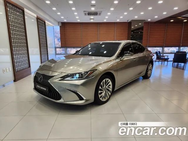 Lexus ES Luxury Plus 2021 года из Кореи
