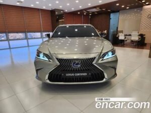 Lexus ES Luxury Plus 2021 года из Южной Кореи
