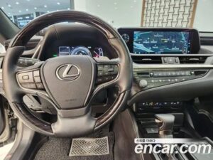 Lexus ES Luxury Plus 2021 года из Южной Кореи