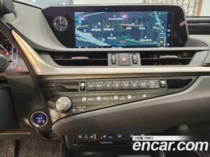Lexus ES Luxury Plus 2021 года из Южной Кореи