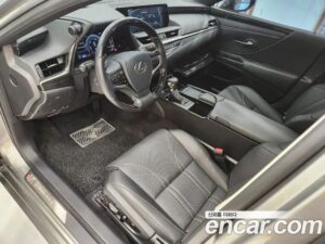 Lexus ES Luxury Plus 2021 года из Южной Кореи