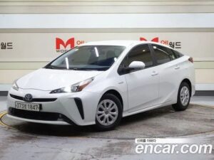 Toyota Prius 1.8 E 2021 года из Южной Кореи