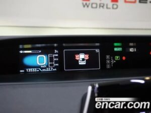 Toyota Prius 1.8 E 2021 года из Южной Кореи