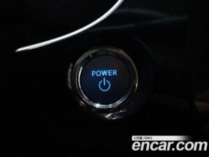 Toyota Prius 1.8 E 2021 года из Южной Кореи