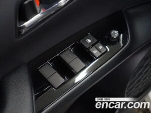 Toyota Prius 1.8 E 2021 года из Южной Кореи