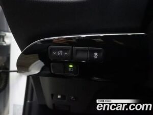 Toyota Prius 1.8 E 2021 года из Южной Кореи