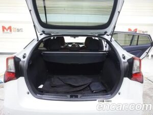 Toyota Prius 1.8 E 2021 года из Южной Кореи