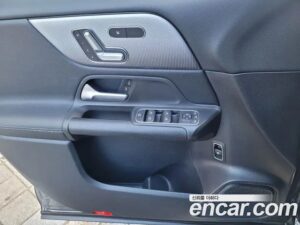 Mercedes-Benz GLB-Class GLB200 d 2021 года из Южной Кореи