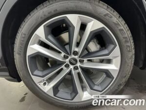 Audi Q7 55 TFSI 4WD Premium 2022 года из Южной Кореи