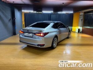 Lexus ES Executive 2022 года из Южной Кореи