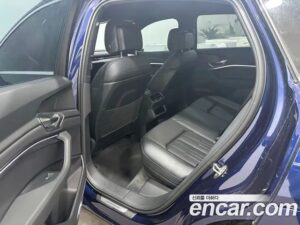 Audi e-tron 55 4WD Sportback 2022 года из Южной Кореи
