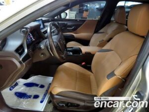 Lexus ES Executive 2020 года из Южной Кореи