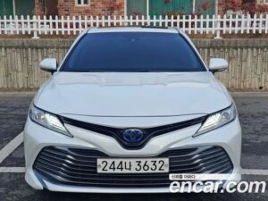 Toyota Camry 2.5 XLE HYBRID 2020 года из Южной Кореи