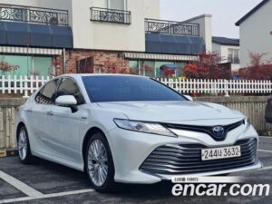 Toyota Camry 2.5 XLE HYBRID 2020 года из Южной Кореи