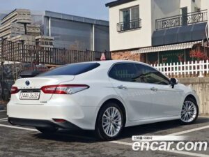 Toyota Camry 2.5 XLE HYBRID 2020 года из Южной Кореи