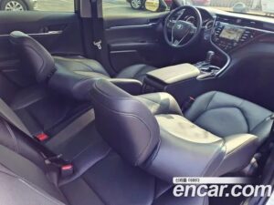 Toyota Camry 2.5 XLE HYBRID 2020 года из Южной Кореи