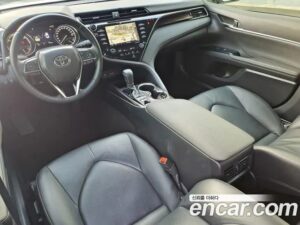 Toyota Camry 2.5 XLE HYBRID 2020 года из Южной Кореи