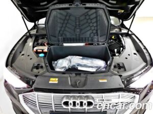 Audi e-tron 55 4WD 2022 года из Южной Кореи