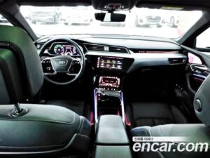 Audi e-tron 55 4WD 2022 года из Южной Кореи
