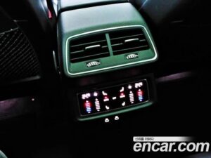 Audi e-tron 55 4WD 2022 года из Южной Кореи