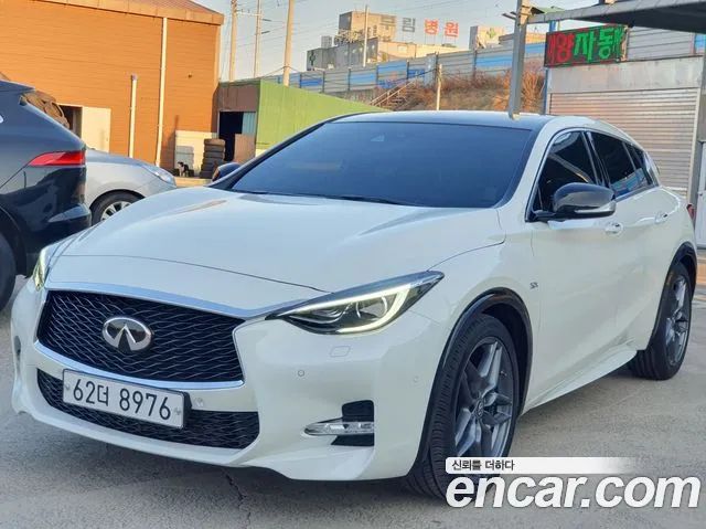 Infiniti Q30 2.0 Sport ESSENTIAL 2019 года из Кореи