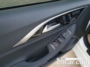 Infiniti Q30 2.0 Sport ESSENTIAL 2019 года из Южной Кореи
