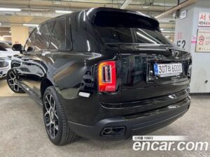 Rolls-Royce Cullinan 6.7 V12 Black Badge 2021 года из Южной Кореи