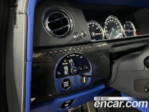 Rolls-Royce Cullinan 6.7 V12 Black Badge 2021 года из Южной Кореи