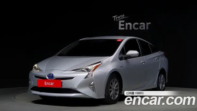 Toyota Prius 1.8 E 2019 года из Кореи