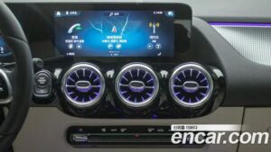 Mercedes-Benz GLA-Class GLA220 2021 года из Южной Кореи