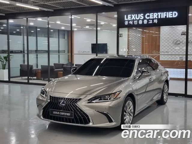 Lexus ES Luxury Plus 2022 года из Кореи