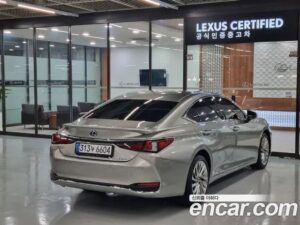 Lexus ES Luxury Plus 2022 года из Южной Кореи