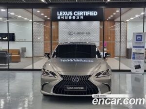 Lexus ES Luxury Plus 2022 года из Южной Кореи
