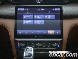 Maserati Quattroporte 3.0 V6 GranLusso 2021 года из Южной Кореи