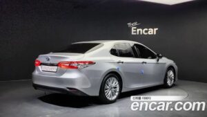 Toyota Camry 2.5 XLE HYBRID 2020 года из Южной Кореи