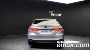 Toyota Camry 2.5 XLE HYBRID 2020 года из Южной Кореи