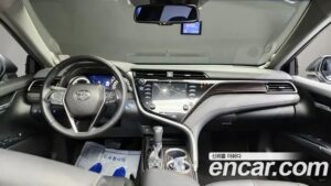 Toyota Camry 2.5 XLE HYBRID 2020 года из Южной Кореи