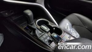 Toyota Camry 2.5 XLE HYBRID 2020 года из Южной Кореи
