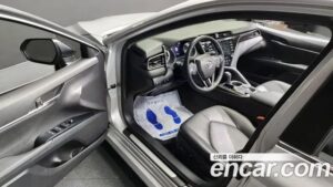 Toyota Camry 2.5 XLE HYBRID 2020 года из Южной Кореи