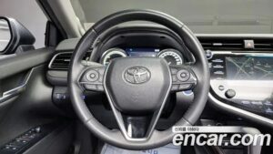 Toyota Camry 2.5 XLE HYBRID 2020 года из Южной Кореи