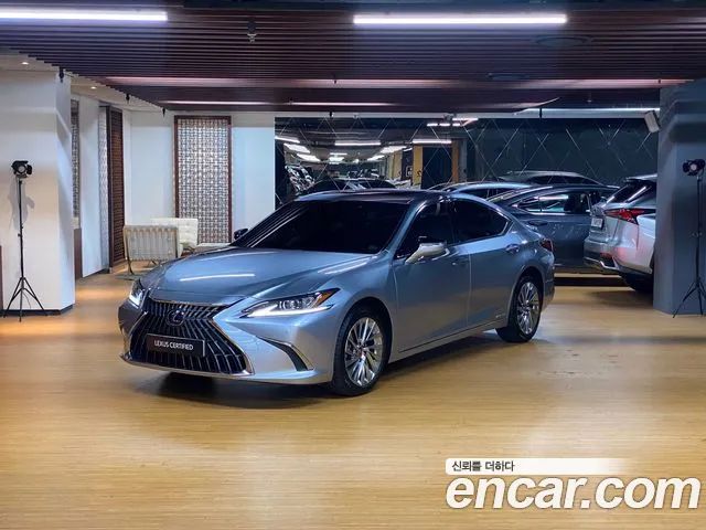 Lexus ES Luxury Plus 2022 года из Кореи