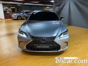 Lexus ES Luxury Plus 2022 года из Южной Кореи
