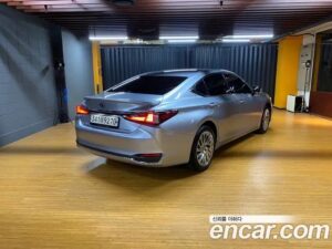 Lexus ES Luxury Plus 2022 года из Южной Кореи