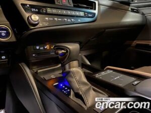 Lexus ES Luxury Plus 2022 года из Южной Кореи